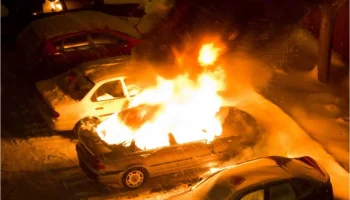 ​Страховщики отказали в компенсации по ОСАГО за возгорание авто на стоянке