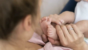 Россияне откладывают рождение детей: средний возраст родительства вырос до 32 лет