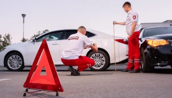 Аварийный комиссар: помощь при ДТП или развод через цессию?