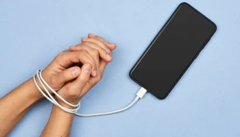 Две трети россиян заявили о цифровой усталости и зависимости от смартфонов