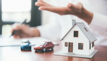 Страховка от дронов: жители городов страхуют квартиры чаще, чем владельцы частных домов