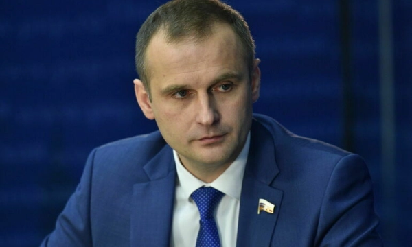 В Госдуме предложили обязать мигрантов оформлять полис ДМС при пересечении границы