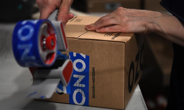 Крупнейшие банки предложили законодательно отвязать стоимость товаров на маркетплейсах от способа оплаты