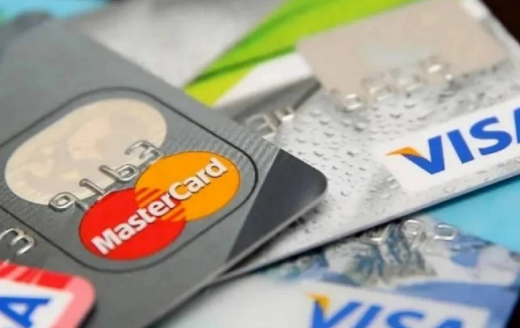 Что такое дебетовая карта и как ей пользоваться в 2025 году?