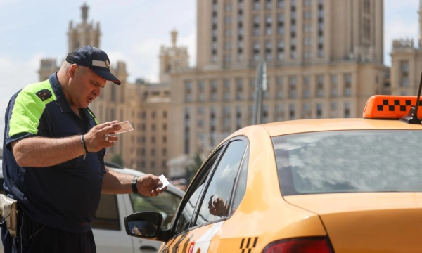 РСА предложил ввести однодневные полисы ОСГОП для самозанятых таксистов