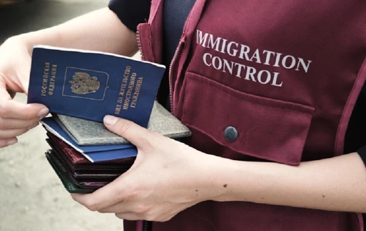 ​В Госдуме призвали мигрантов оформлять ДМС на фоне иска Киргизии в суд ЕАЭС