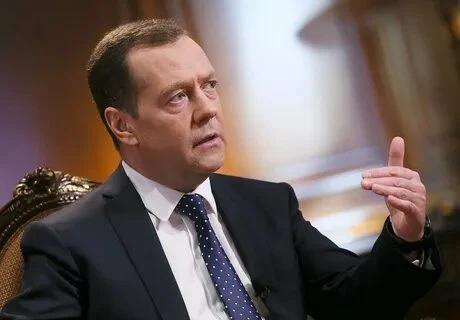 Военкор охарактеризовали Медведева как взвешенного в формулировках политика