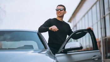 Мини-каско набирает популярность: спрос вырос на треть в 2024 году