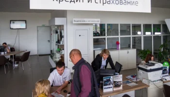 Финомбудсмен выявил многократные наценки банков на страховые полисы