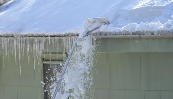 ​Число страховых обращений из-за снега в РФ выросло в 4 раза
