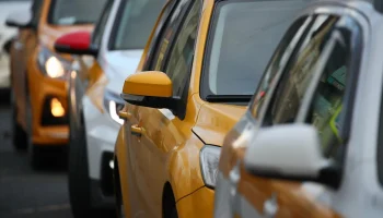 Половина такси в России ездит без ОСАГО: страховщики бьют тревогу