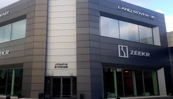 Скандал с Zeekr: новые авто в Китае продавали с уже оформленной страховкой