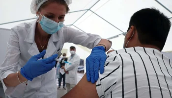 ​Киргизия попросила суд ЕАЭС разъяснить правила ОМС для семей мигрантов в РФ