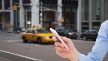 Эксперты прогнозируют рост цен на такси в России на 60% к концу 2024 года