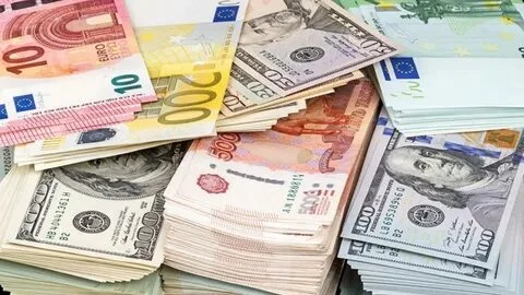 Банк России продлил ограничения на снятие наличной валюты до марта 2026 года