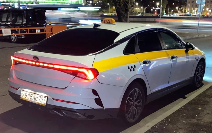 В Подмосковье тысячи такси приостановили работу из-за отсутствия страховки