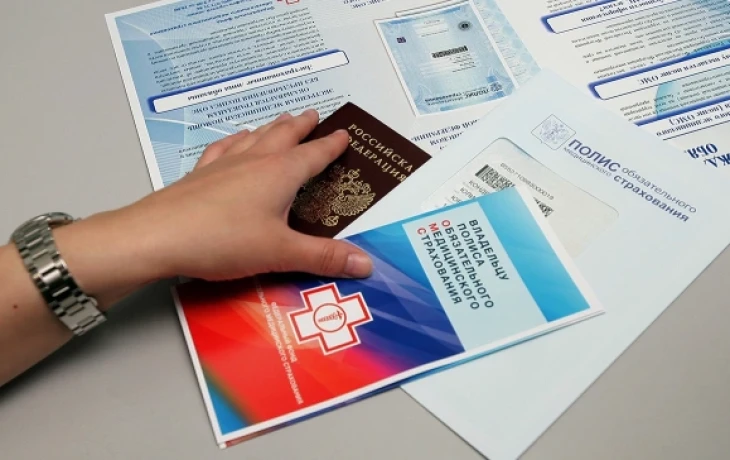 В Совфеде предложили обязать неработающих платить 45 тыс. руб. на ОМС