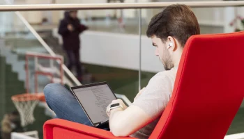 Каждый седьмой &mdash; молодой: кто в России страхует свой бизнес и почему это тренд?