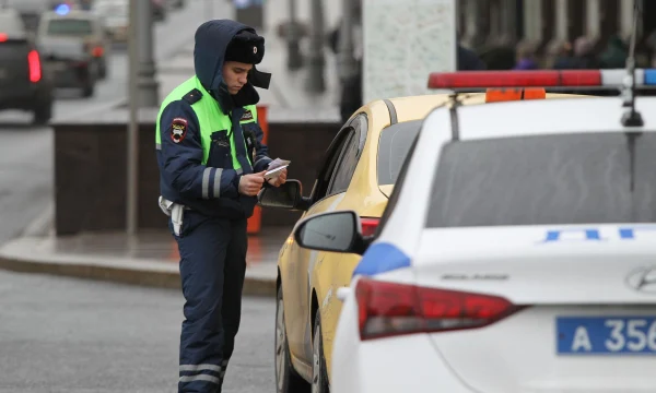 Госдума рассмотрит смягчение штрафов для таксистов: возможны краткосрочные полисы ОСГОП