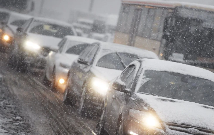 ​В &laquo;Росгосстрахе&raquo; отметили рост числа онлайн-заявлений о ДТП из-за снегопадов