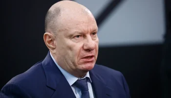 Потанин предупредил о рисках ИИ для духовного выживания человечества