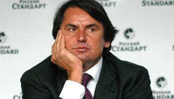 Рустам Тарико: редомициляция активов на фоне долга в $757 млн. Что дальше?