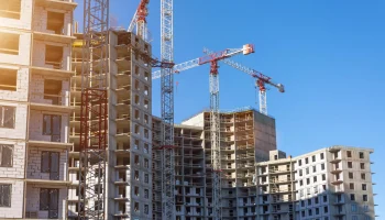 Разница в стоимости строящегося и готового жилья в Москве превысила 300%